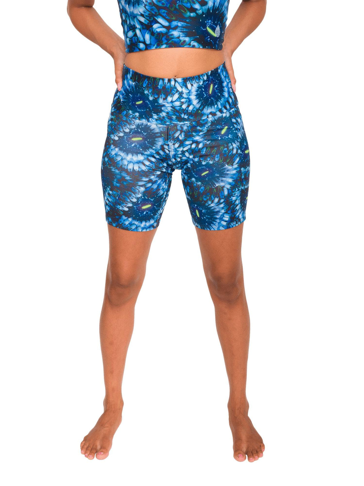 Model: Syriah is a sea turtle conservation biologist. She is 5&#39;7&quot;, 130lbs and is wearing a size S shorts and S top.