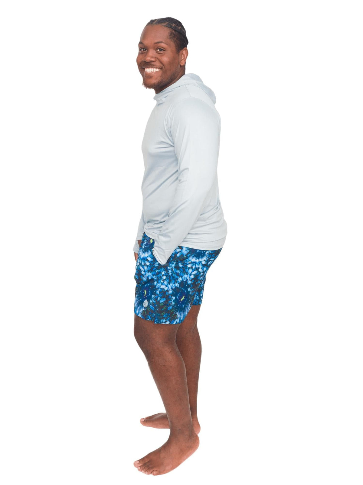 Model: Theo dedicates his free time to volunteering with local non-profits to remove debris from our waterways, and restoring habitats. He is 6&#39;2&quot;, 260lbs, and wearing a size 2XL Short and Sun Shirt.