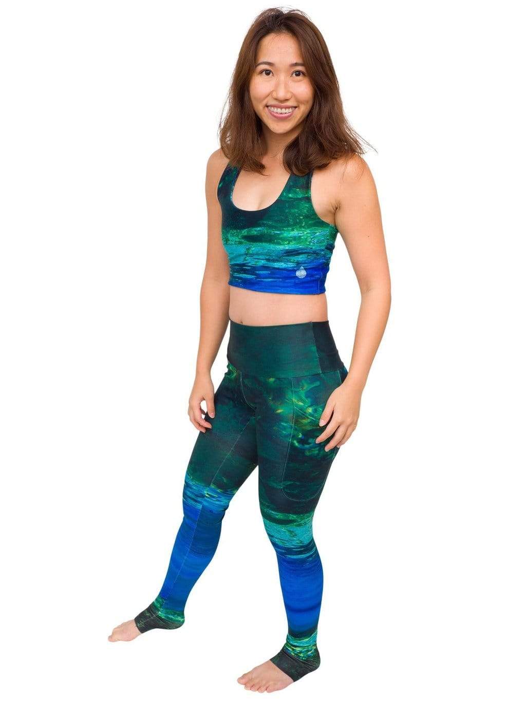 Model: Laura is a hurricane researcher and avid scuba diver. She is 5&#39;3&quot;, 120lbs, 34B and is wearing a S top and leggings.