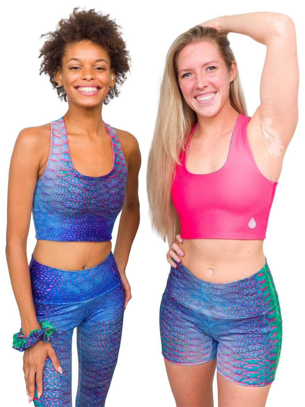 Model: Left: Syriah is a sea turtle conservation biologist. She is 5&#39;7&quot;, 111 lbs and is wearing an XS legging and top. Right: Leah is an Aquarium Biologist and is 5&#39;6&quot;, 140 lbs, 36B and is wearing a size M short and S top.
