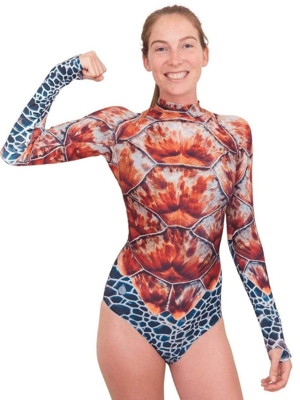 Model: Fiona is the COO here at Waterlust, has a master's degree in Marine Affairs and Policy, and is a surfer, kiter and scuba diver. She is 5'9", 135 lbs, 34B and is wearing a S.