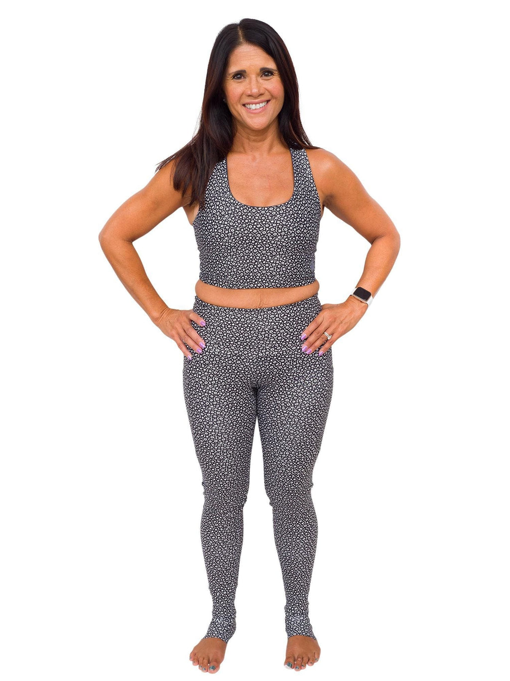 Model: Donna is a yoga teacher whose goal is to empower her students by using yoga to create deeper connections with themselves and with nature. She is 5&#39;2&quot;, 125 lbs, 34B and is wearing a S top and legging.