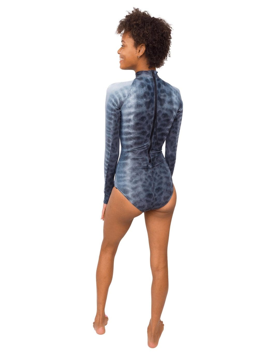 Model: Syriah is a sea turtle conservation biologist. She is 5&#39;7&quot;, 111 lbs and is wearing a size XS.