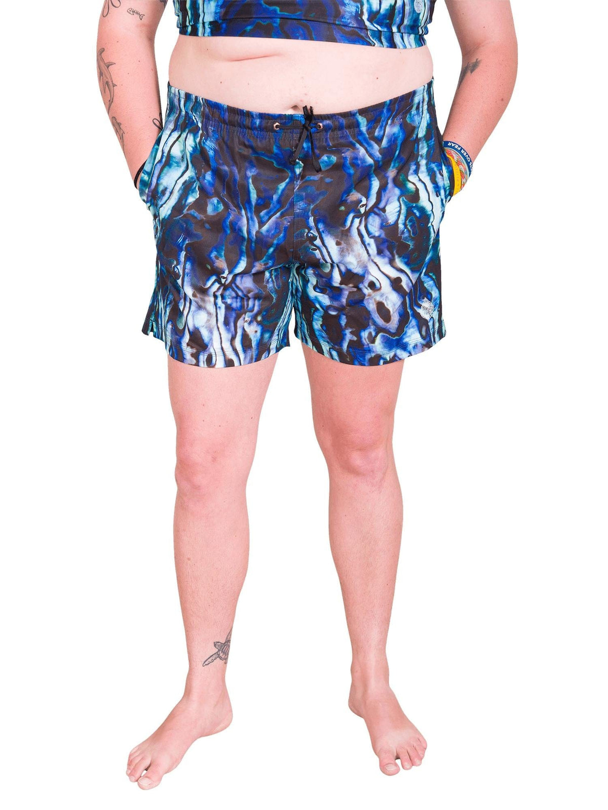 Model: Jenny is a Masters student researching the movement and habitat use of the Atlantic Guitarfish using acoutic telemetry. She is 5&#39;9&quot;, 185 lbs and wearing a L short.