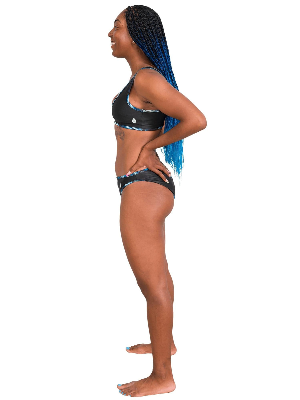 Model: Carlee is a shark &amp; sea turtle scientist and co-founder of Minorities in Shark Sciences. She is 5&#39;7&quot;, 145 lbs, 36C and is wearing a size S.