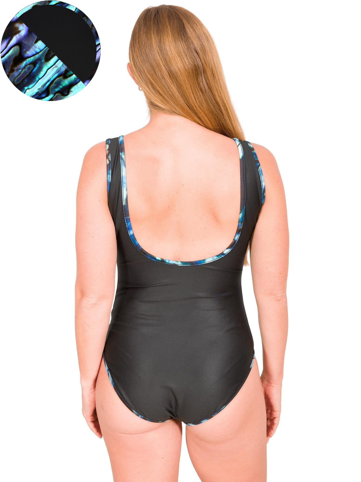 Model: Allyson is a coral biologist. She is 5’4”, 145lbs, 34C and is wearing a size M.