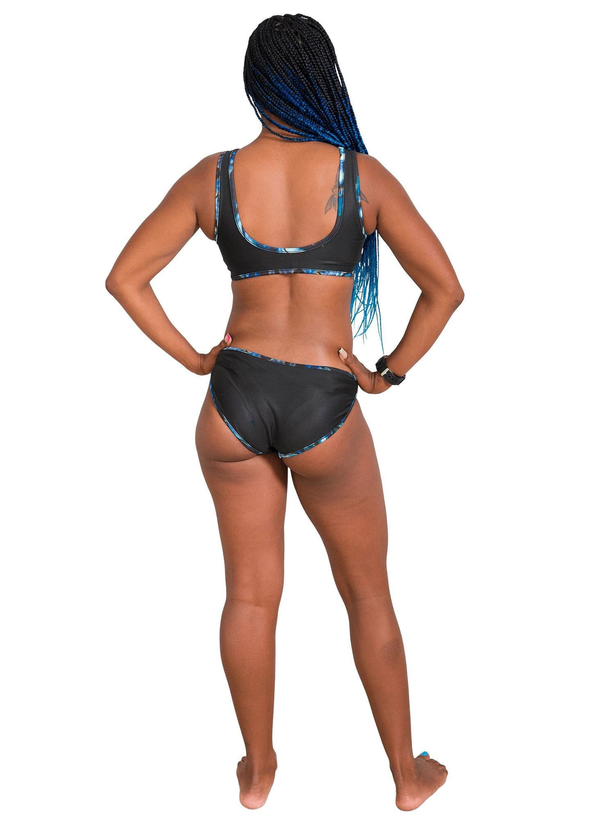 Model: Carlee is a shark &amp; sea turtle scientist and co-founder of Minorities in Shark Sciences. She is 5&#39;7&quot;, 145 lbs, 36C and is wearing a size S.