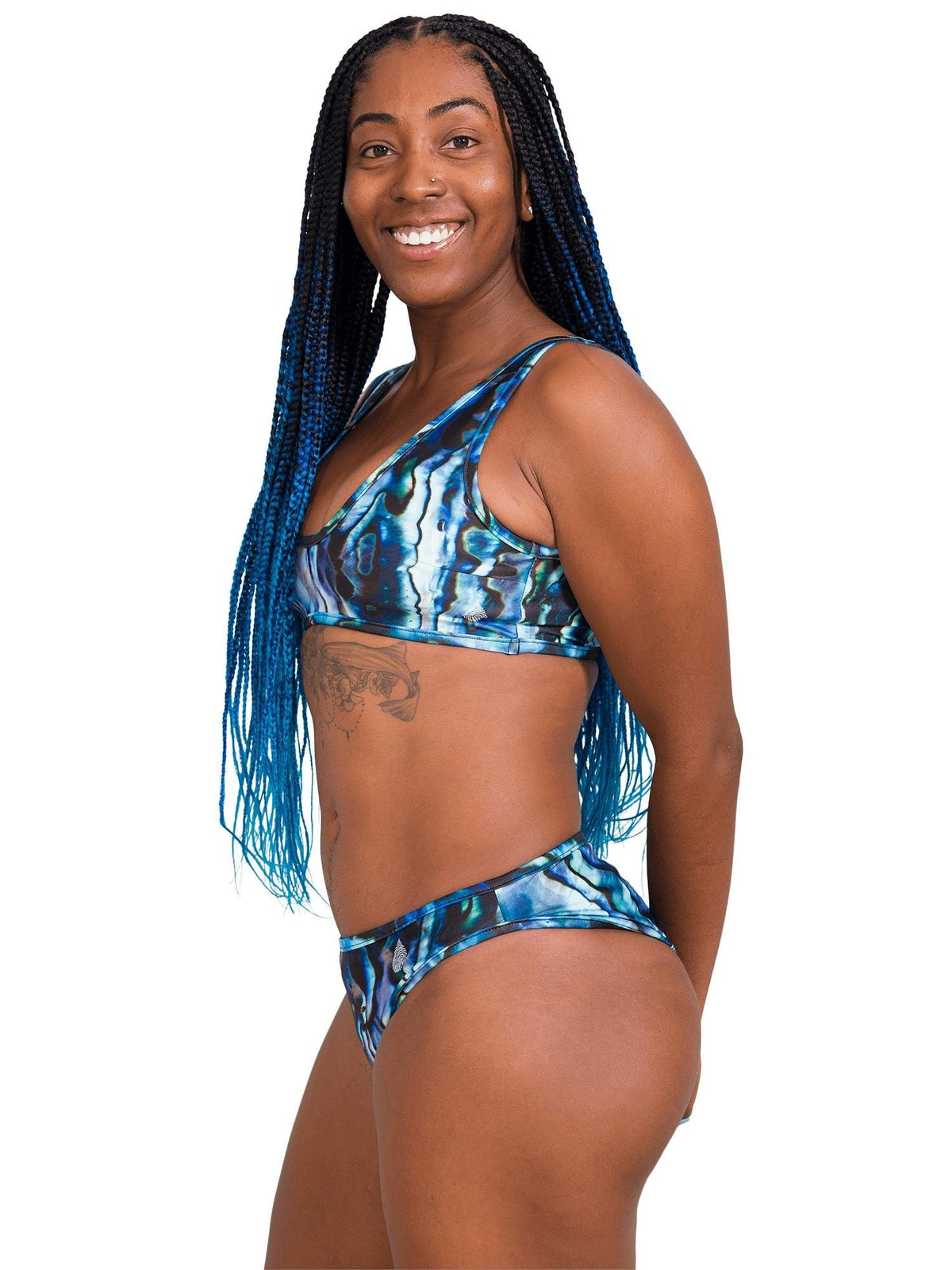 Model: Carlee is a shark &amp; sea turtle scientist and co-founder of Minorities in Shark Sciences. She is 5&#39;7&quot;, 145 lbs, 36C and is wearing a size S.