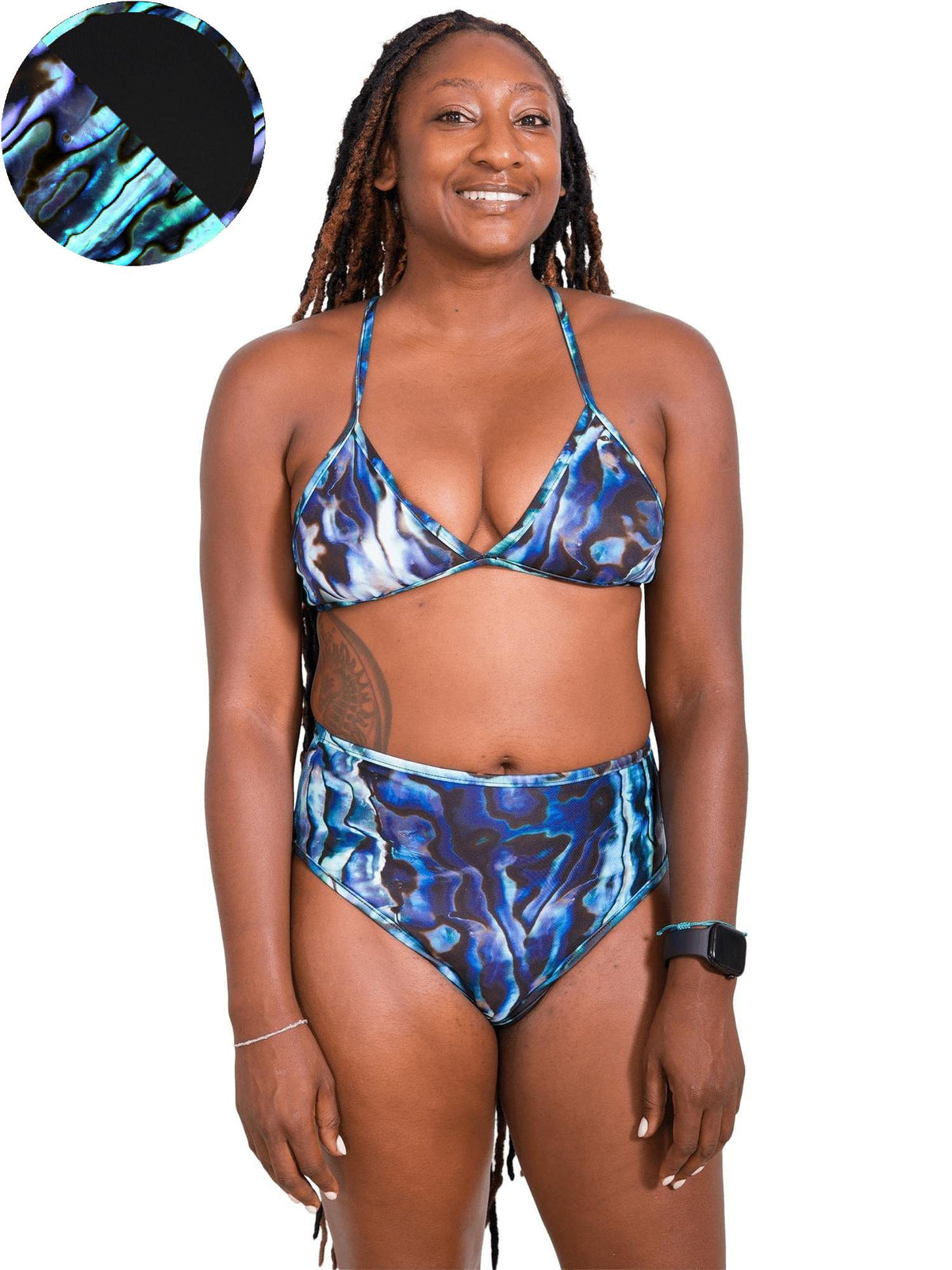 Model: Kayelyn is a marine biologist and underwater photographer. She is 5&#39;4, 146 lbs, 34C and is wearing a size M.