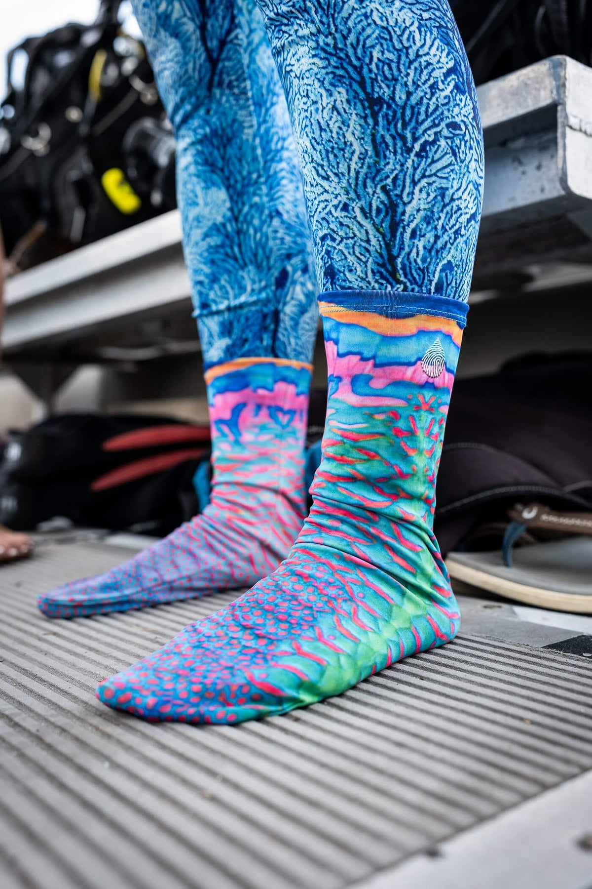 Model: Katie wears a size 8 women's shoe