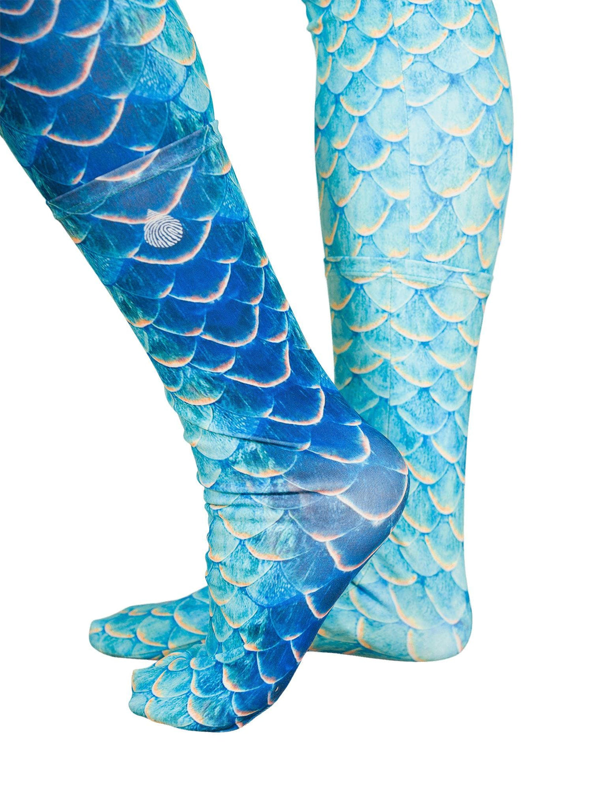 Model: Kendall wears a size 8.5 women's shoe