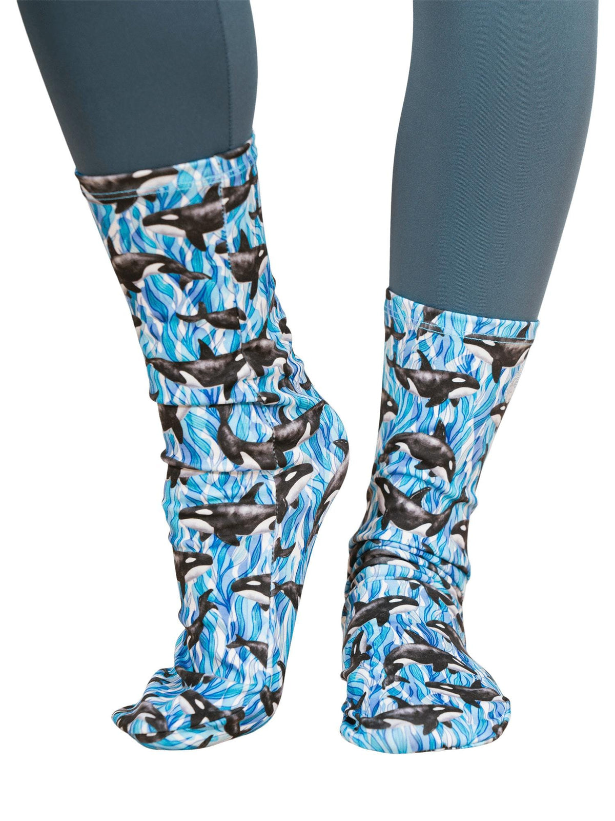 Model: Katherine wears a size 6.5 women's shoe