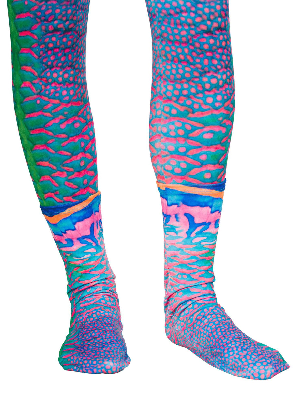 Model: Katherine wears a size 6.5 women's shoe