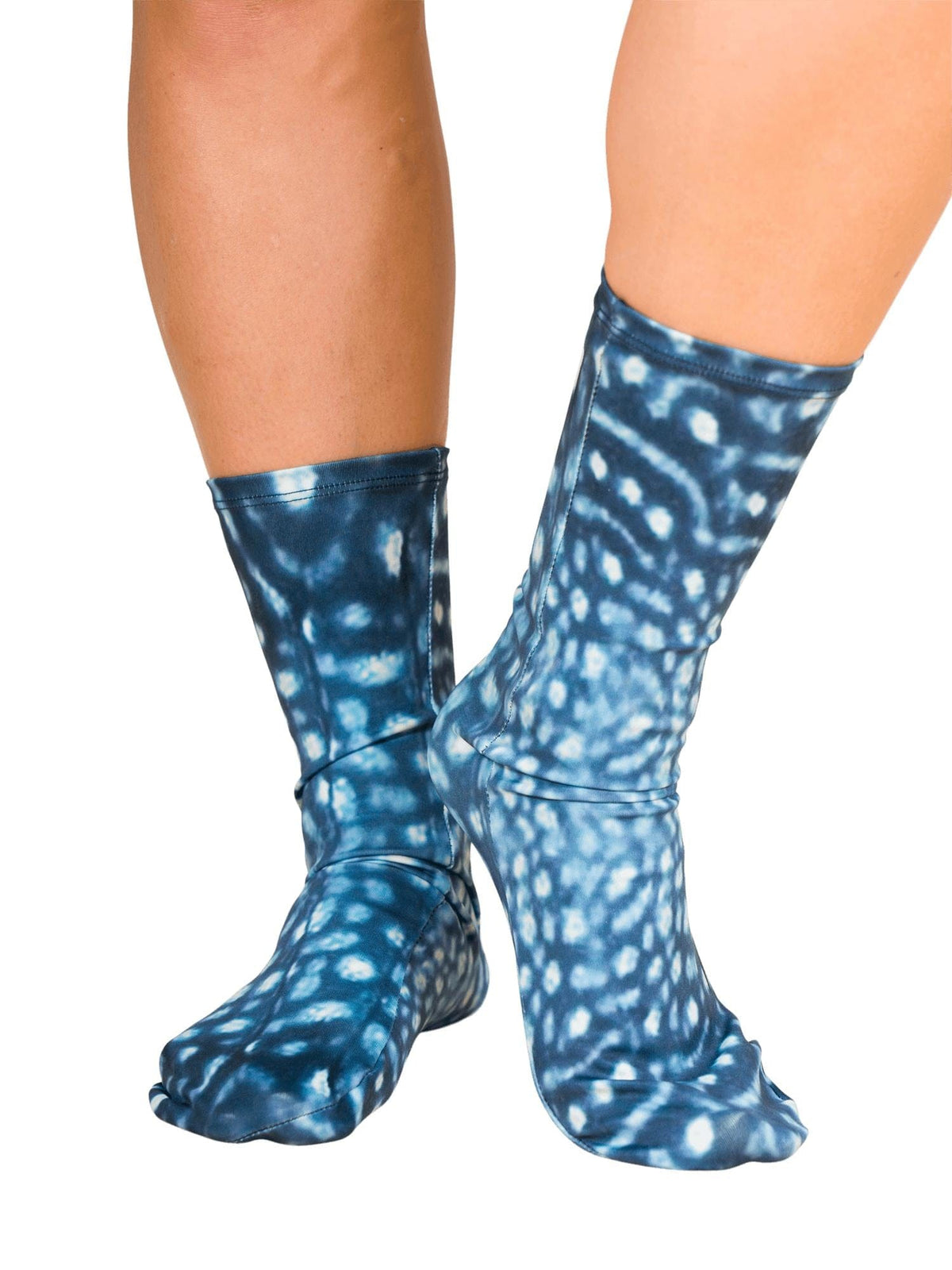 Model: Kendall wears a size 8.5 women's shoe