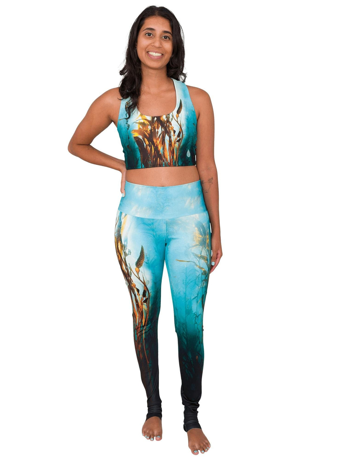 Model: Michelle is a marine science educator, coral reef ecologist, and scientific diver. She is 5&#39;3&quot;, 111lbs, 32A and is wearing a size S.