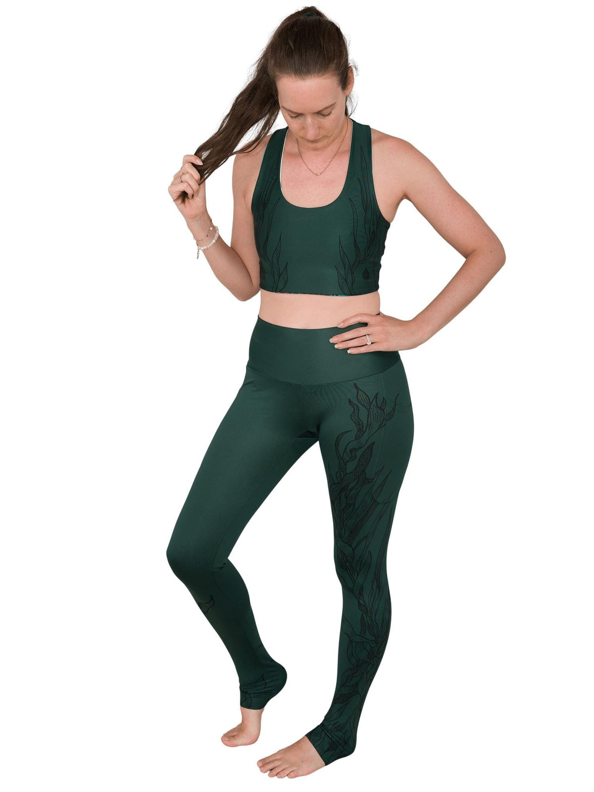 Model: Laura is our Chief Product Officer at Waterlust, a scuba diver, kiter and recreational yogi. She is 5’10, 147 lbs, and is wearing a size M legging.