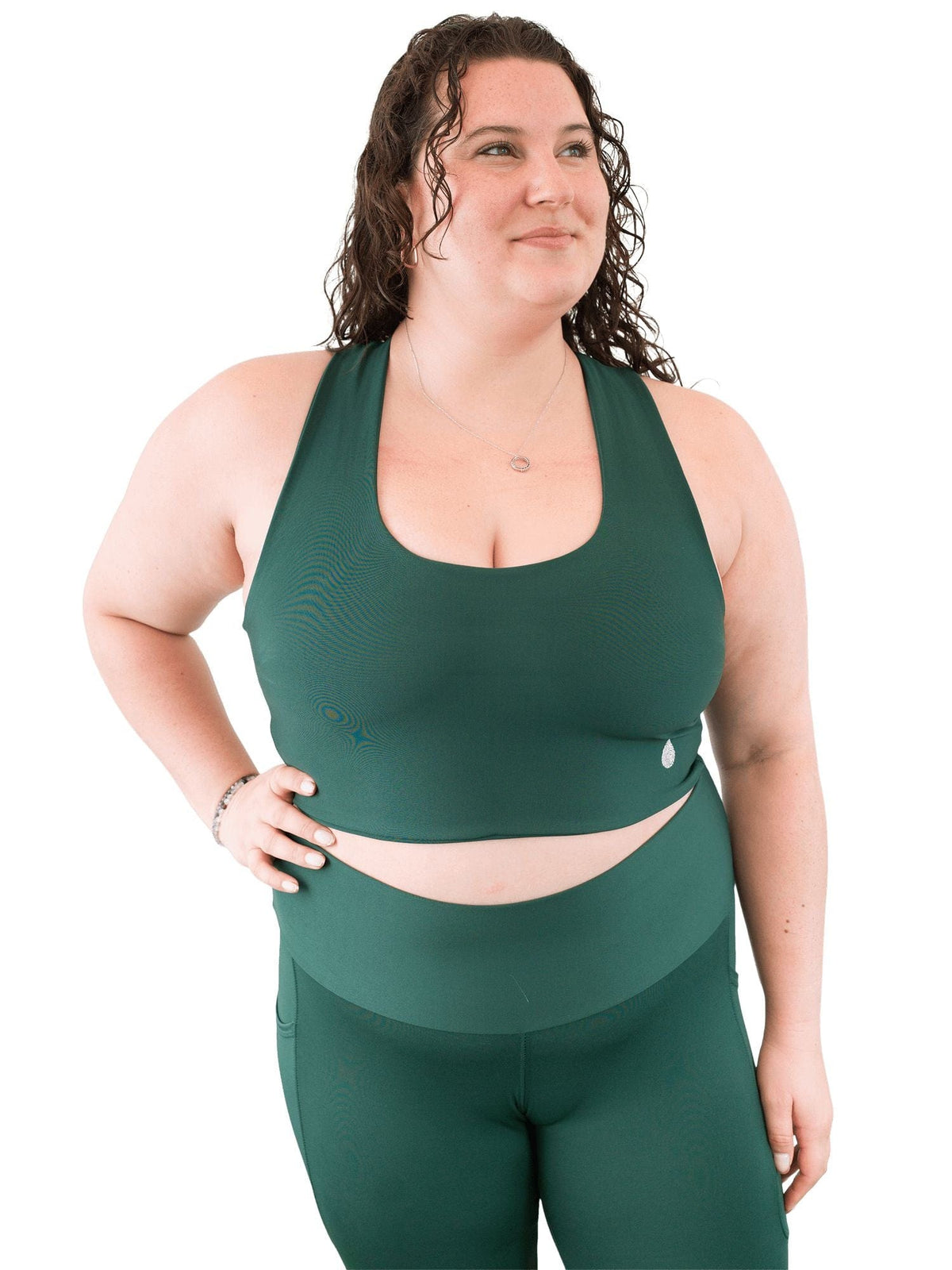 Model: Kela is a marine conservationist who strives to connect students with educational opportunities to help expand the reach of the marine science field. She is 5’5”, 185 lbs, 36F and is wearing a size XL.