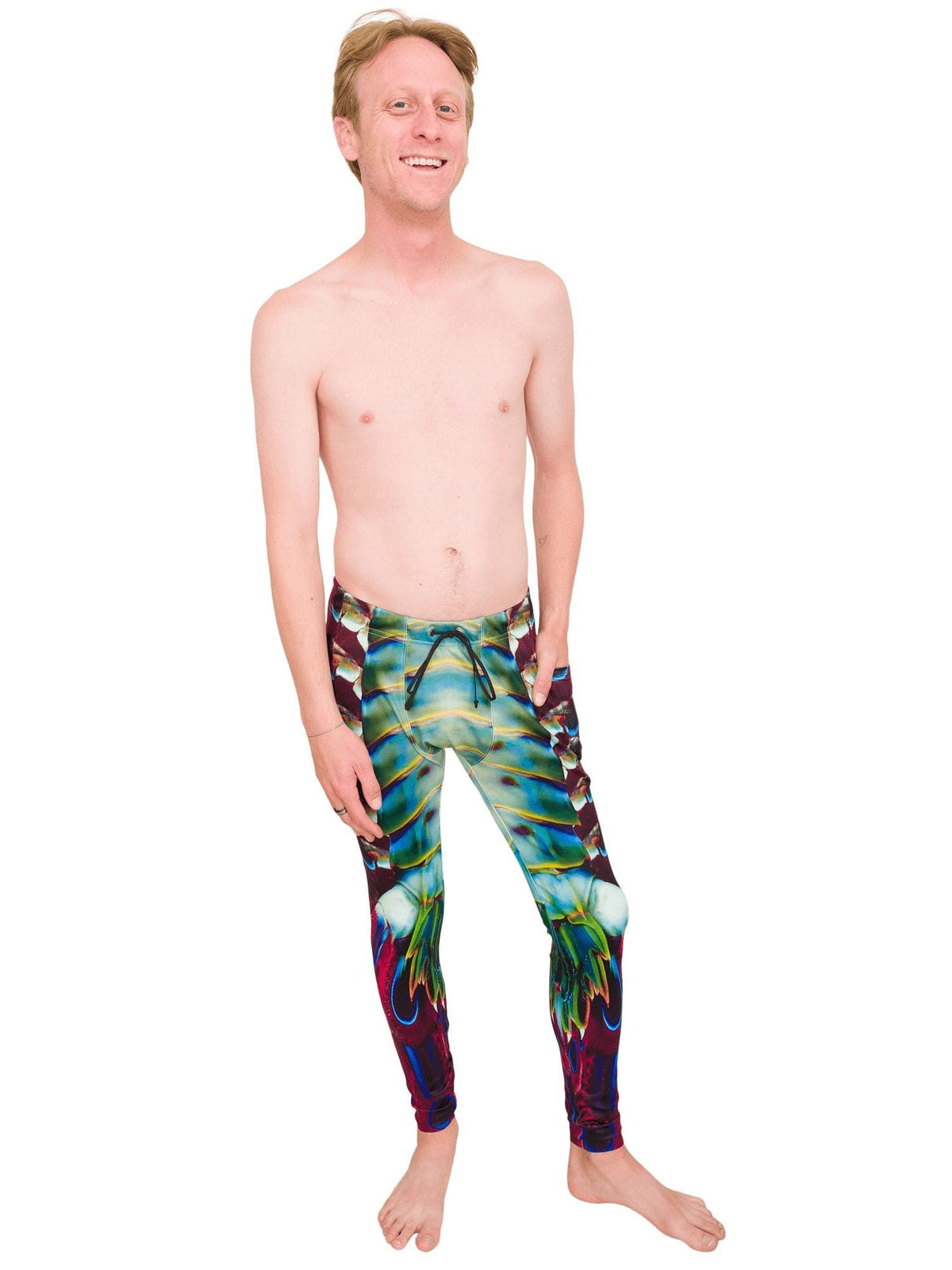 Model: Jake is a shark scientist and educator with Field School. He is 5&#39;10&quot;, 135lbs and wearing a size M legging.