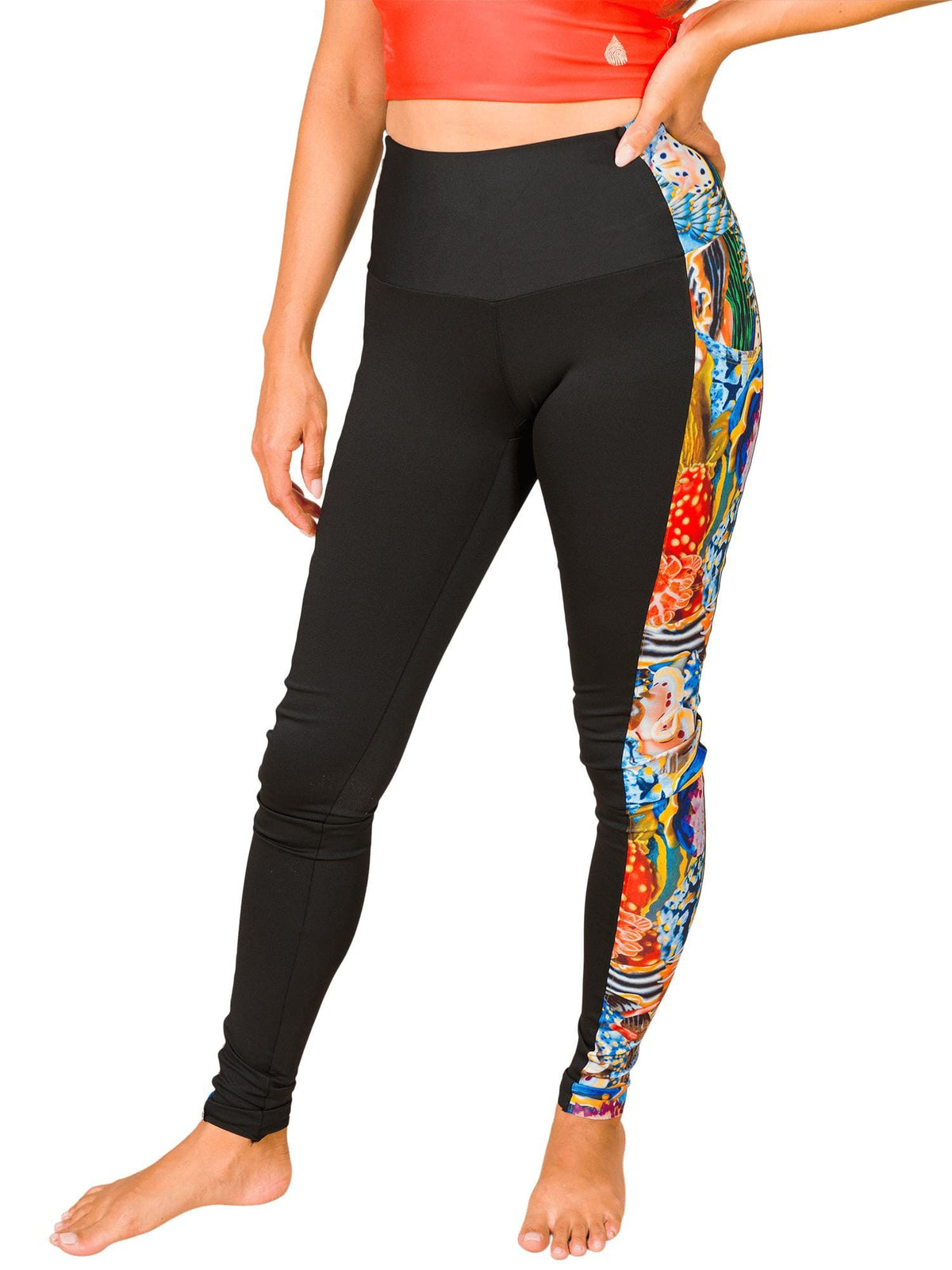 Model: Bianca is a marine policy advisor and coral biologist. She is 5'4", 115lbs, and wearing a size S.