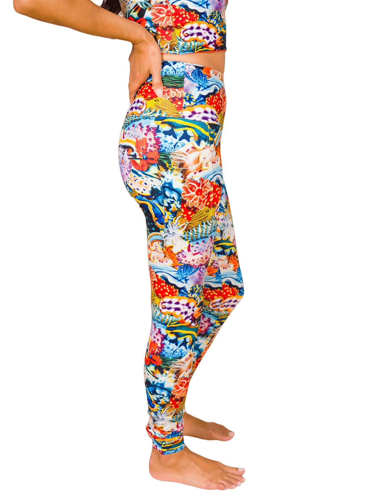 Model: Bianca is a marine policy advisor and coral biologist. She is 5'4", 115lbs, and wearing a size S.