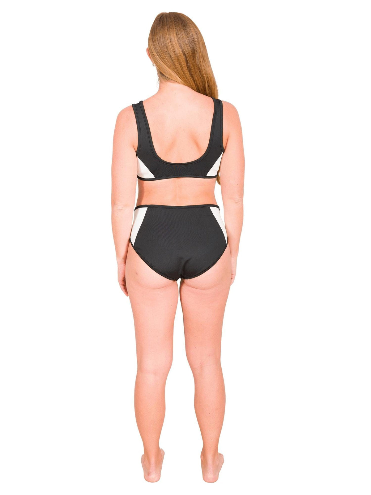 Model: Allyson is a coral biologist. She is 5’4”, 145lbs, 34C and is wearing a size M.