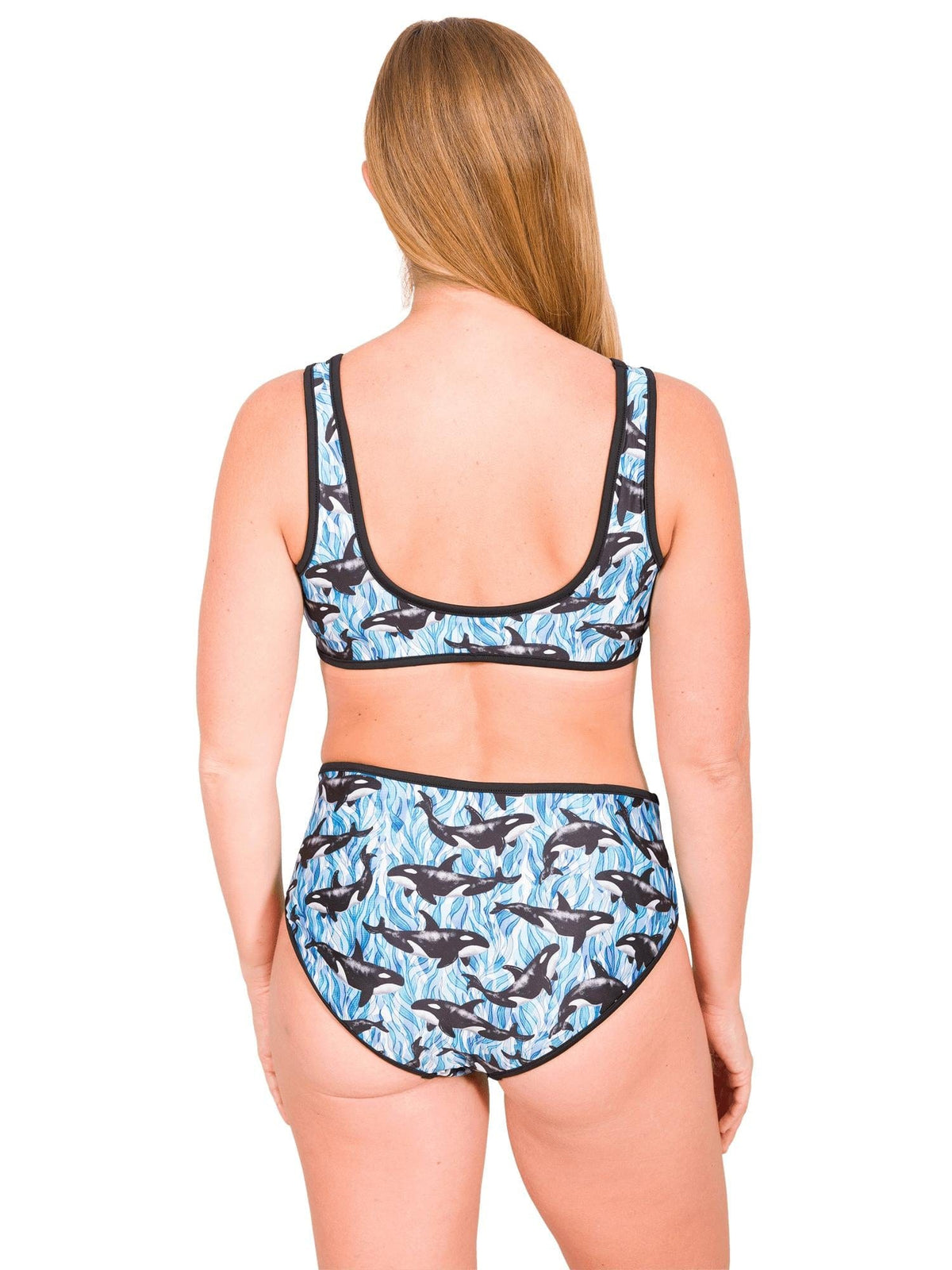 Model: Allyson is a coral biologist. She is 5’4”, 145lbs, 34C and is wearing a size M.