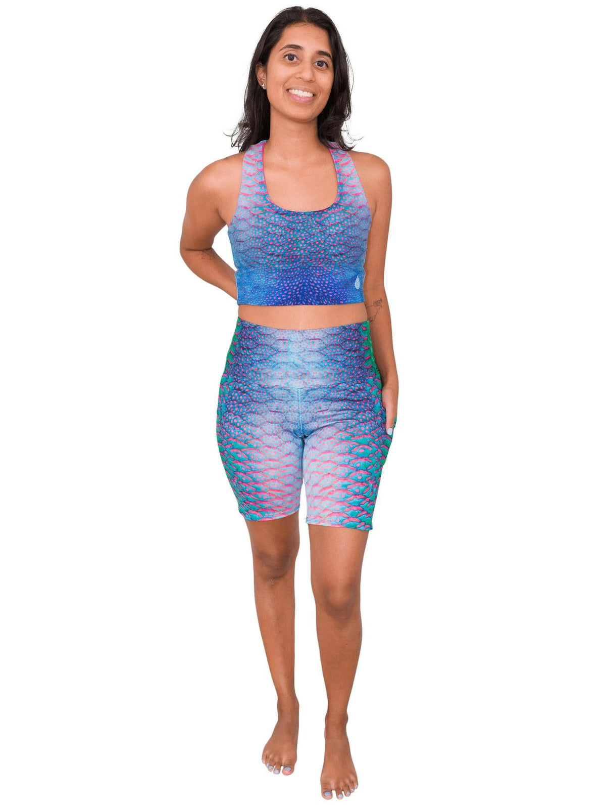 Model: Michelle is a marine science educator, coral reef ecologist, and scientific diver. She is 5&#39;3&quot;, 111lbs, 32A and is wearing a size S. 