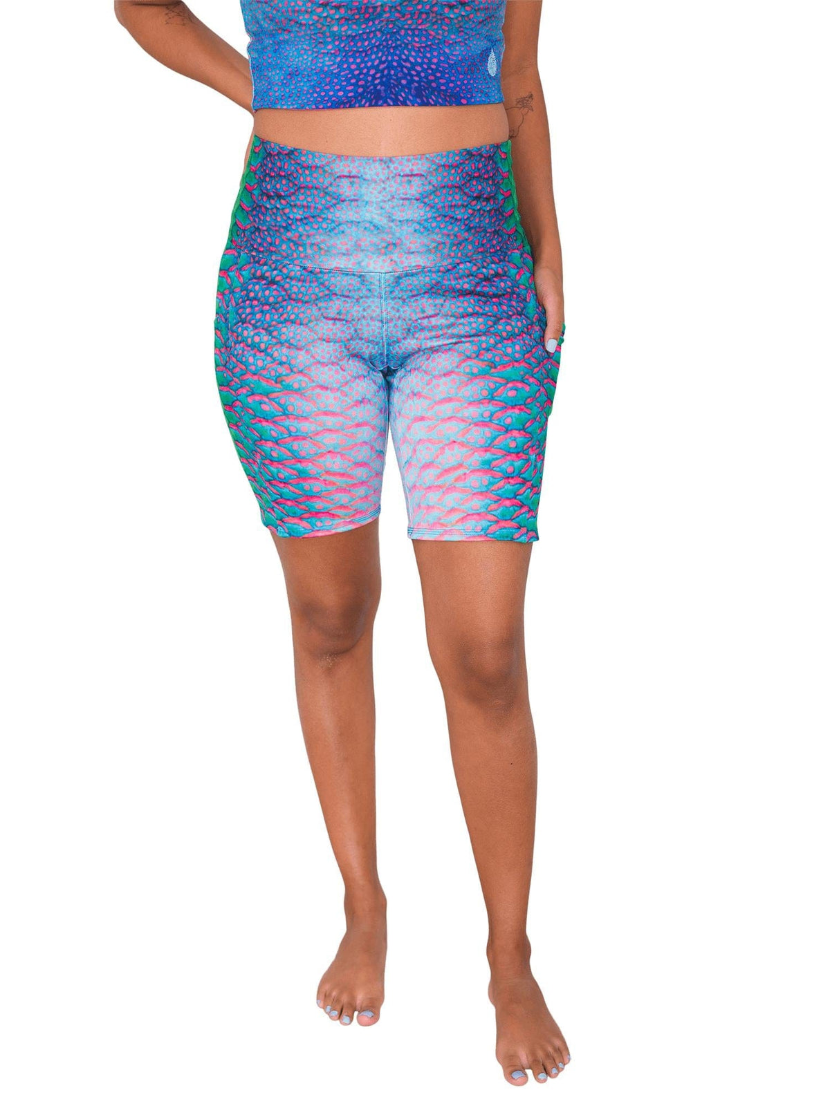 Model: Michelle is a marine science educator, coral reef ecologist, and scientific diver. She is 5&#39;3&quot;, 111lbs, 32A and is wearing a size S. 