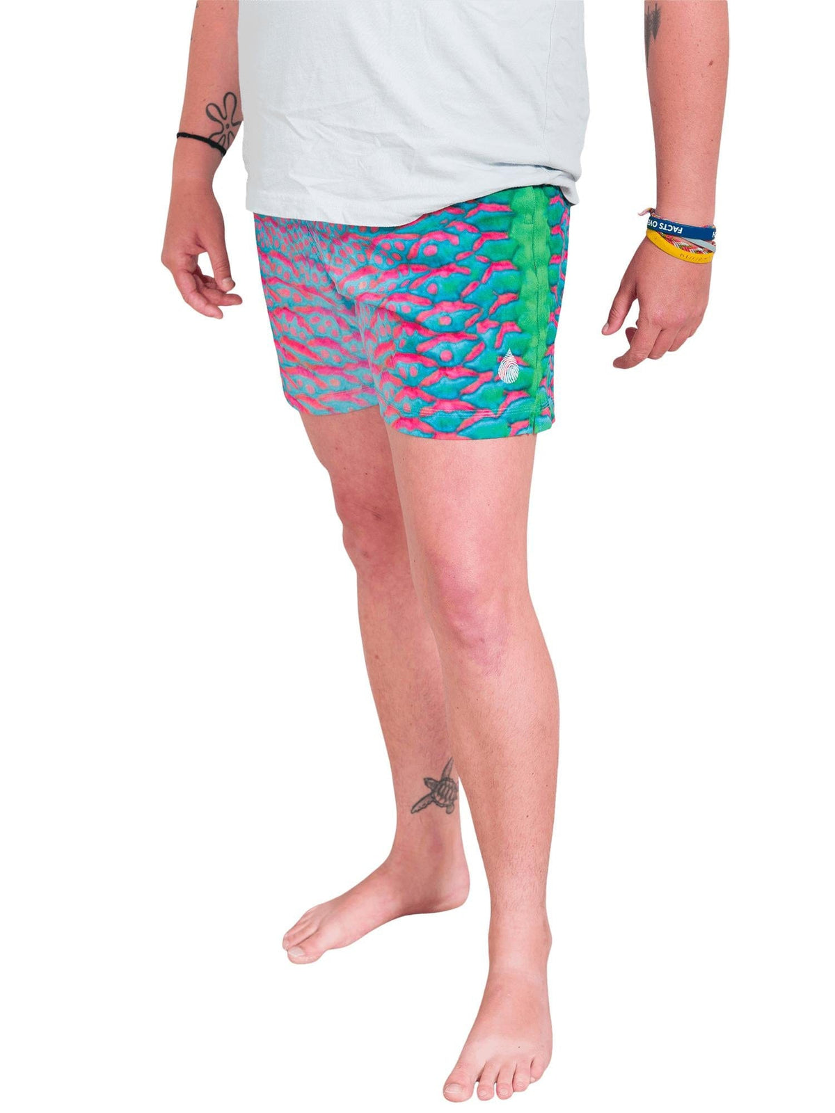 Model: Jenny is a Masters student researching the movement and habitat use of the Atlantic Guitarfish using acoutic telemetry. She is 5&#39;9&quot;, 185 lbs and wearing a L short.