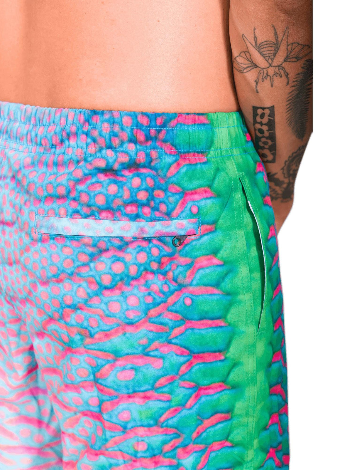 Model: Self-draining back pocket with corrosion-resistant zipper.
