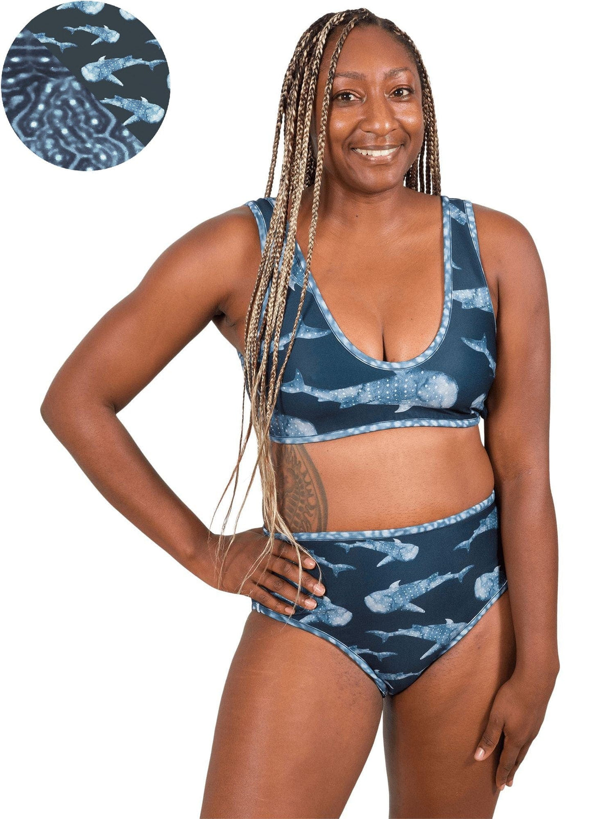 Model: Kayelyn is a marine biologist and underwater photographer. She is 5&#39;4, 146 lbs, 34C and is wearing a size M High-Waisted Bikini Bottom and a M Scoop Bikini Top.