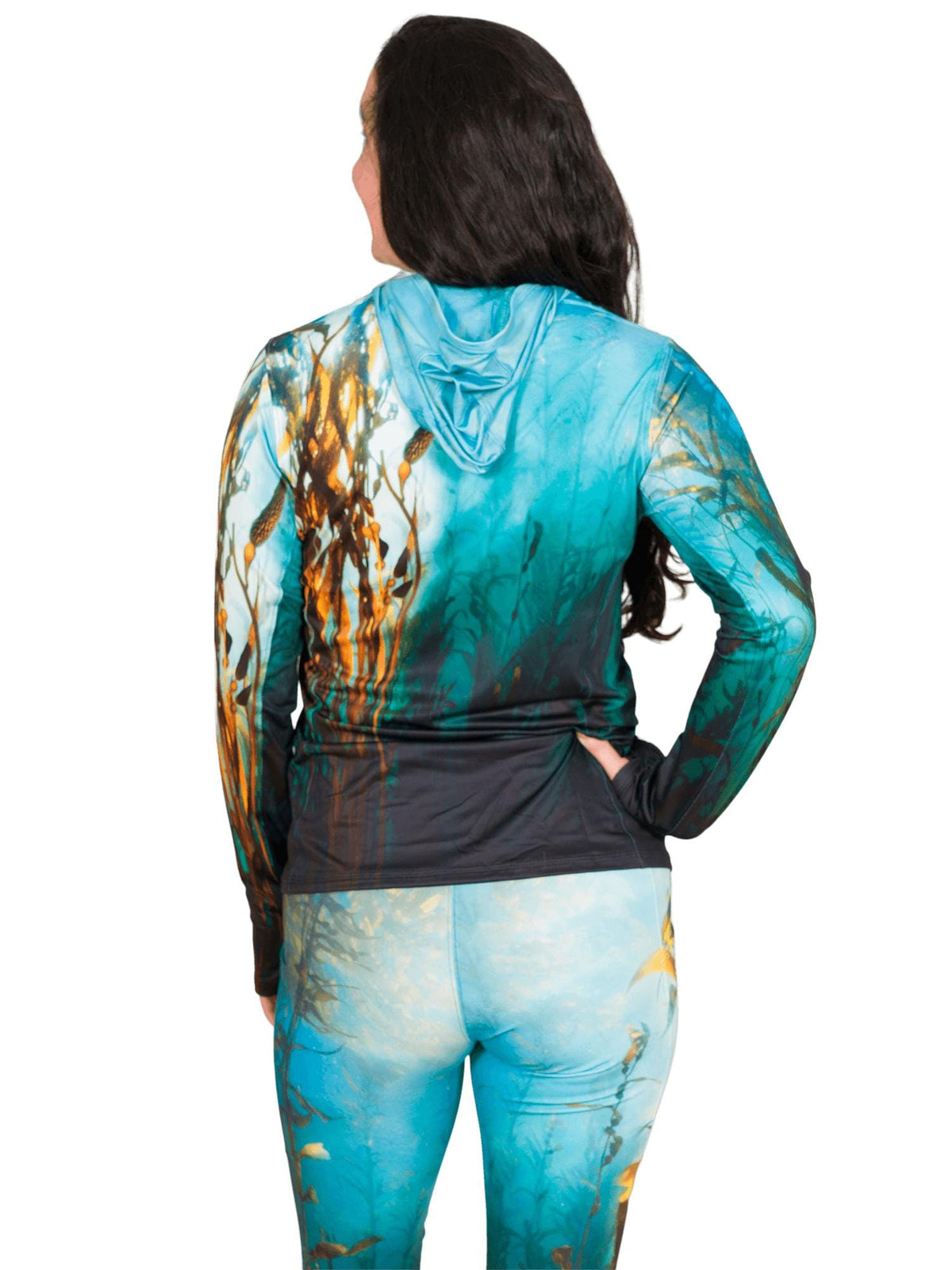 Model: Maddie is the Program & Outreach Director at Debris Free Oceans and a restoration ecology educator. She is 5'8", 135lbs, and wearing a size M.