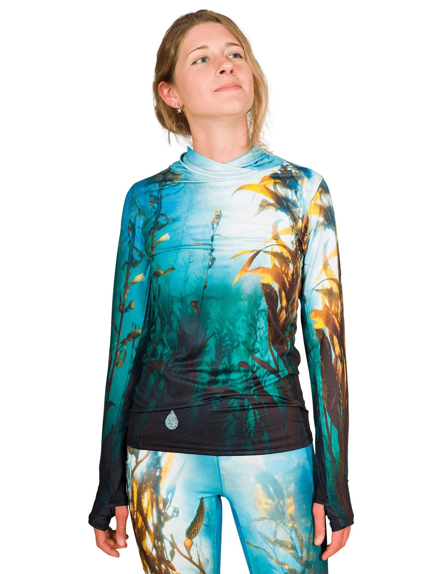 Model: Stella is a graduate student studying coral reef ecology. She is 5'9", 135 Ibs and is wearing a size S.