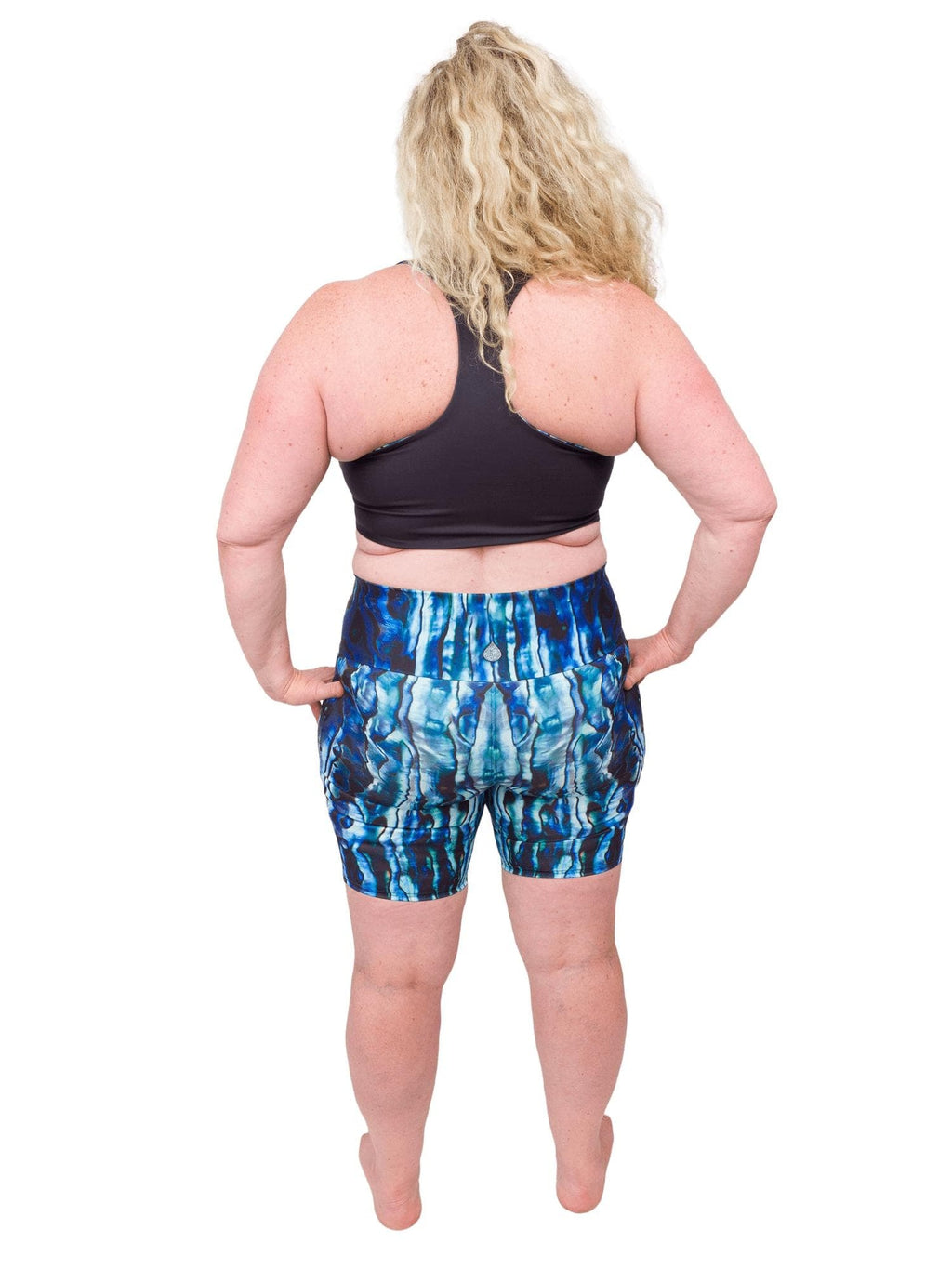 Model: Ruth volunteers for citizen science projects on both salt and freshwater fish and spends as much time as possible in, on, or under the water. She is 5&#39;7&quot;, 217 lbs, 40DD and is wearing a 2XL.