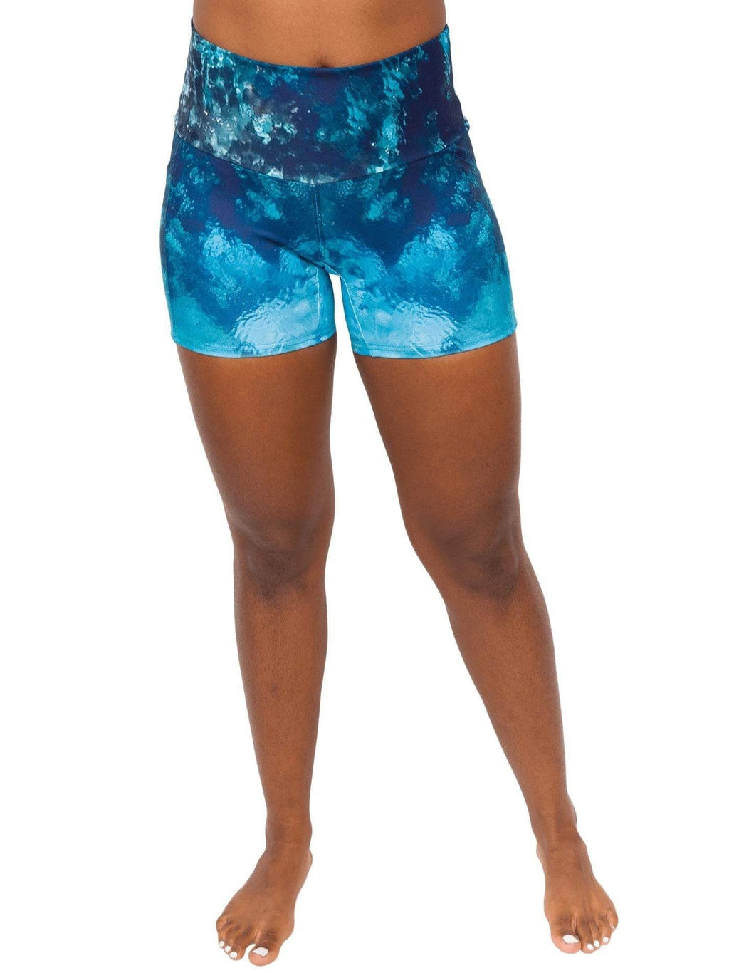 Model: Carlee is a shark &amp; sea turtle scientist and co-founder of Minorities in Shark Sciences. She is 5&#39;7&quot;, 145 lbs and is wearing a M short.