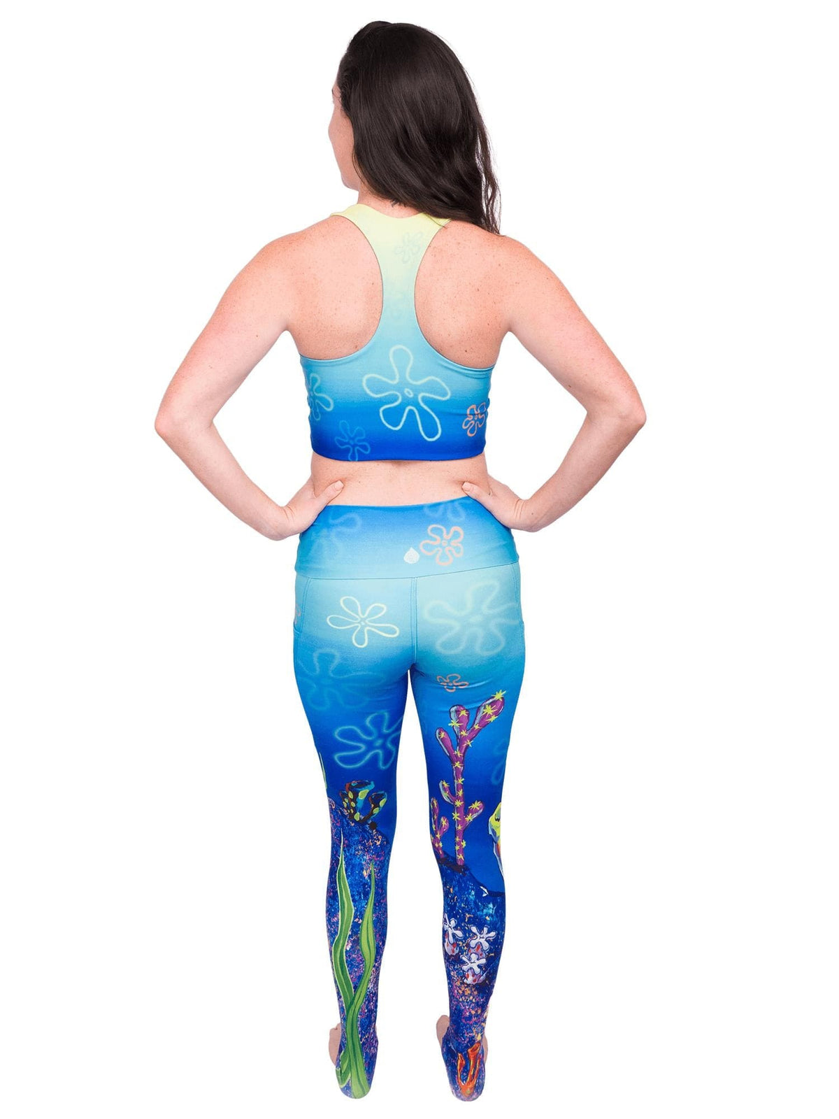 Model: Maddie is the Program &amp; Outreach Director at Debris Free Oceans and a restoration ecology educator. She is 5’8”, 135lbs, and wearing a size M legging and top.