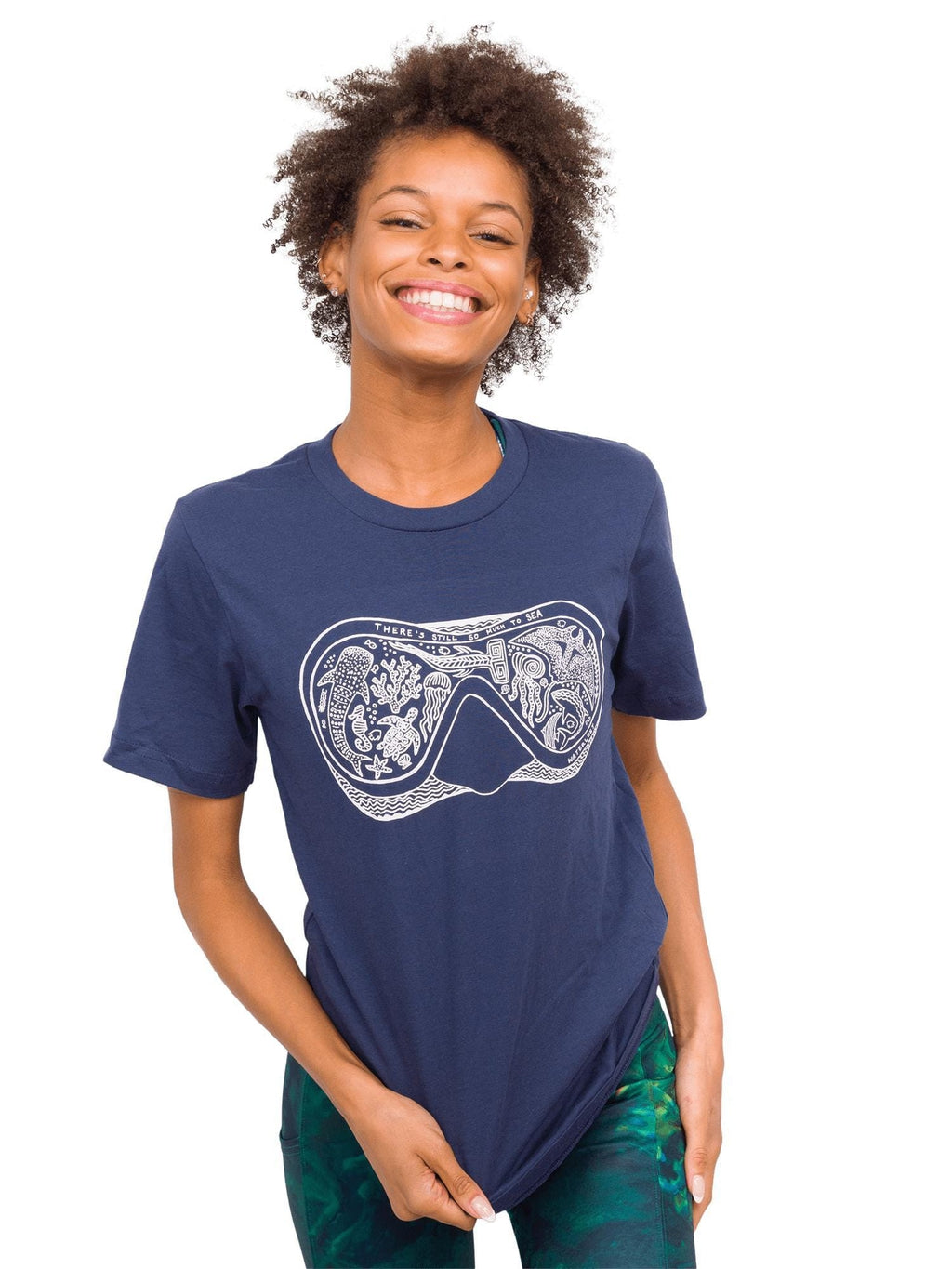 Model: Syriah is a sea turtle conservation biologist. She is 5&#39;7&quot;, 111 lbs and is wearing a size XS tee.
