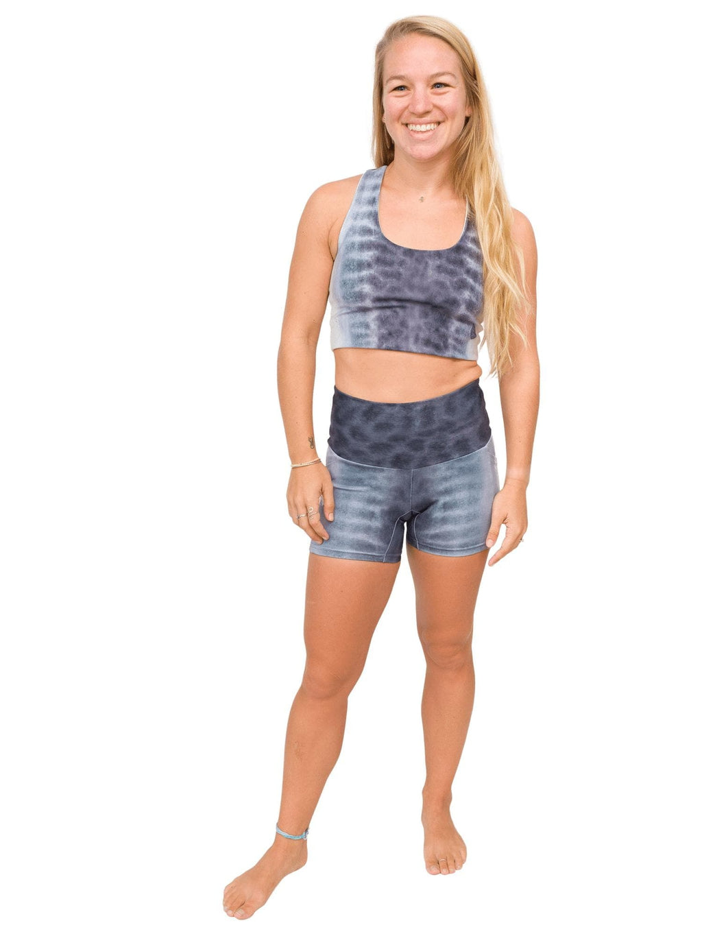 Model: Erin is a coral ecologist and Program Manager here at Waterlust. She 4&#39;11&quot;, 110 lbs, 32A and is wearing an XS short and XS top.