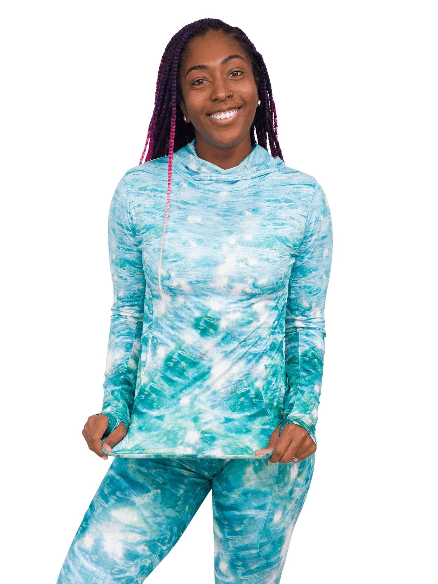 Model: Carlee is a shark & sea turtle scientist and co-founder of Minorities in Shark Sciences. She is 5’7”, 145 lbs, 36C and is wearing a S sun shirt and M legging.